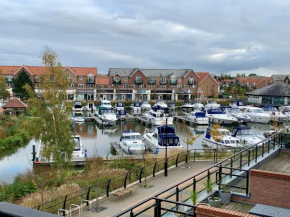 Marina View Holiday Let, Burton Waters, Lincoln, Lincoln